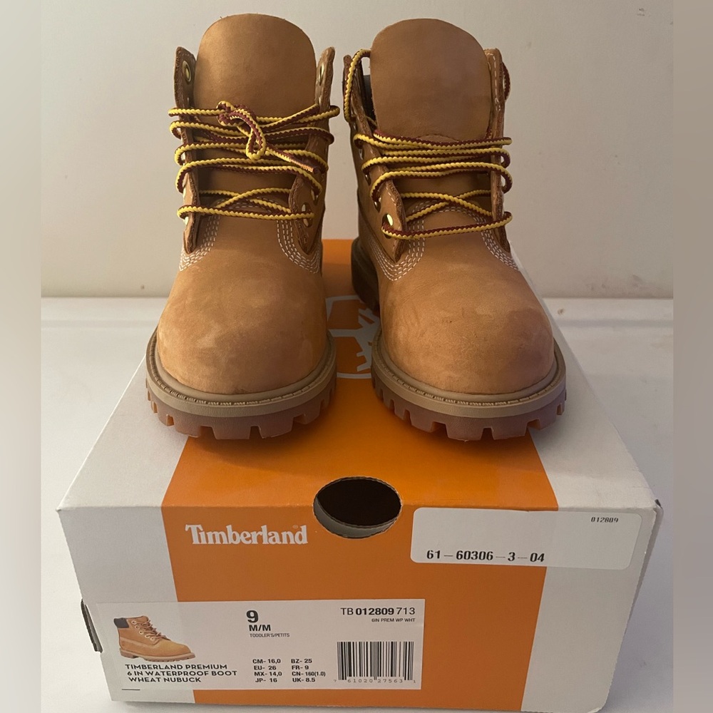 Toddler boy boots. Size 9. Color Tan
